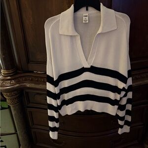 PINK Victoria's Secret Black and White V-Neck Sweater